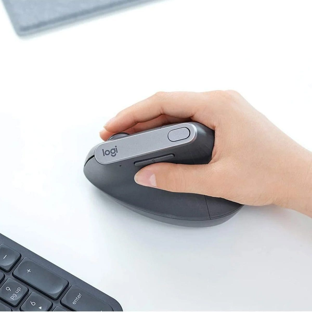 Logitech MX Wireless Vertical Advanced Mouse - Image 3